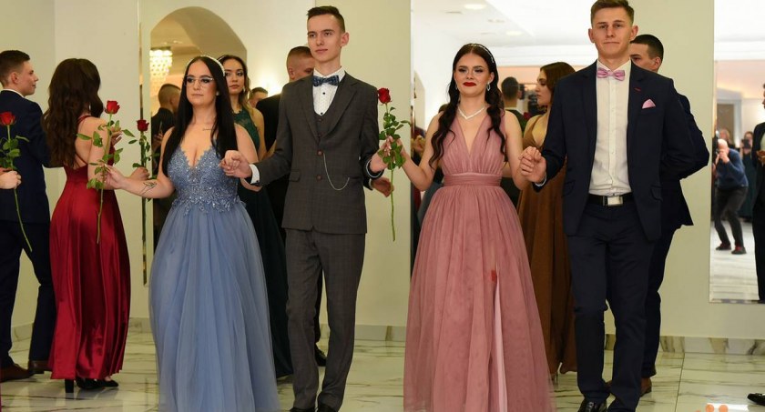 Studniówka 2023 w I LO PUL w Ciechanowie [fotorelacja]