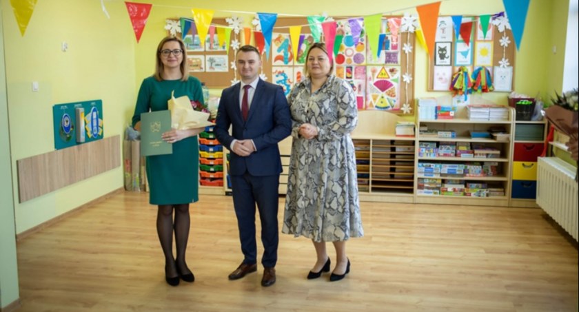 Jest osobą znaną i lubianą