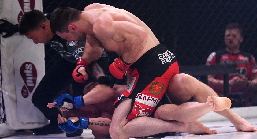 Efektowny debiut Kołeckiego w MMA. Wygrał przez nokaut (zdjęcia)