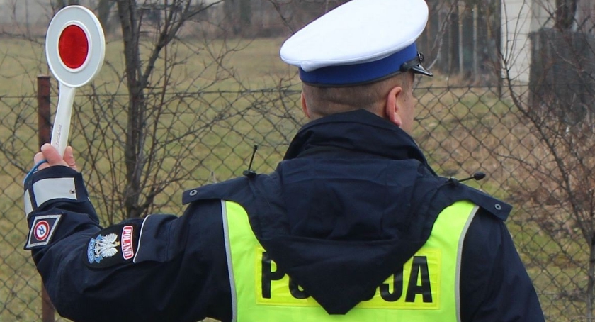Blisko 130 mandatów przez weekend. Wpadka pijanego kierowcy w Ciechanowie
