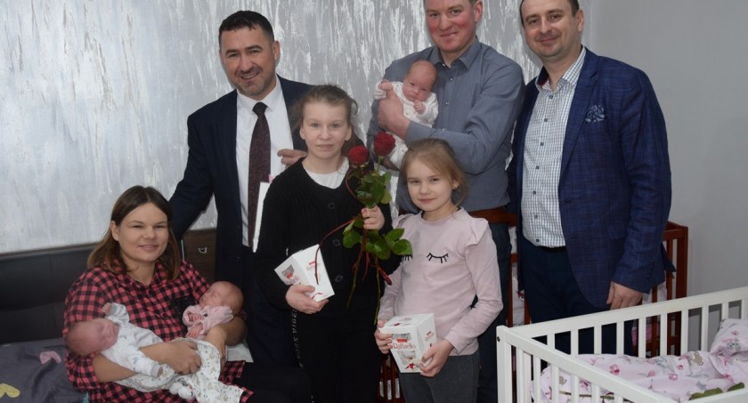 Wyjątkowe wydarzenie: urodziły się trojaczki! [zdjęcia]
