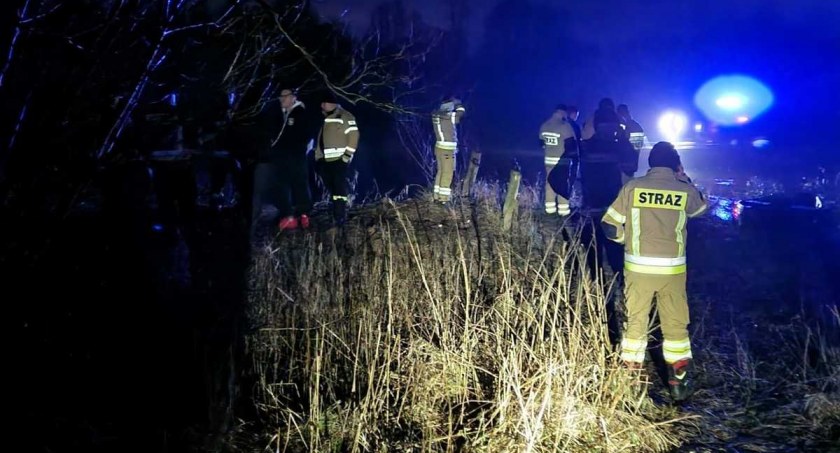 Policjanci i strażacy poszukują mężczyzny [zdjęcia]