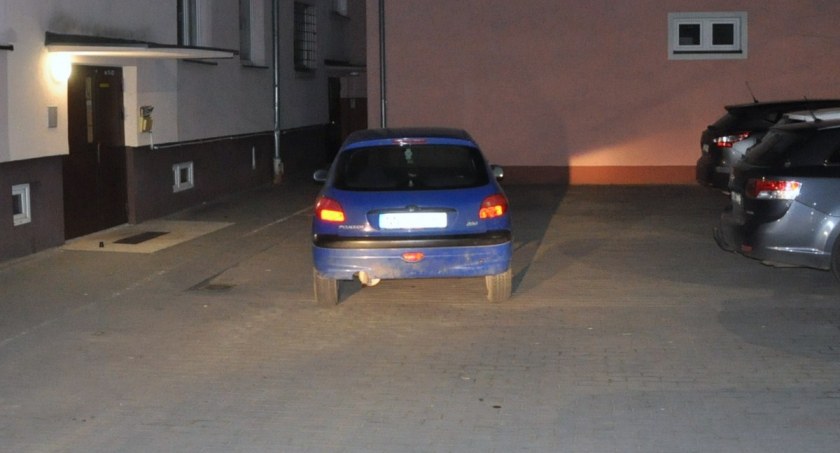 Pościg ulicami Ciechanowa. Uciekał wraz z nieletnią pasażerką