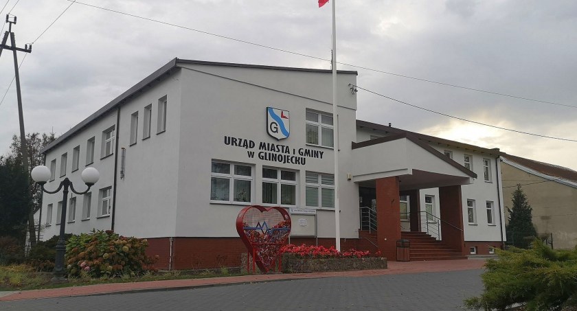 Budowa i przebudowa siedmiu budynków w gminie Glinojeck. Trwa przetarg