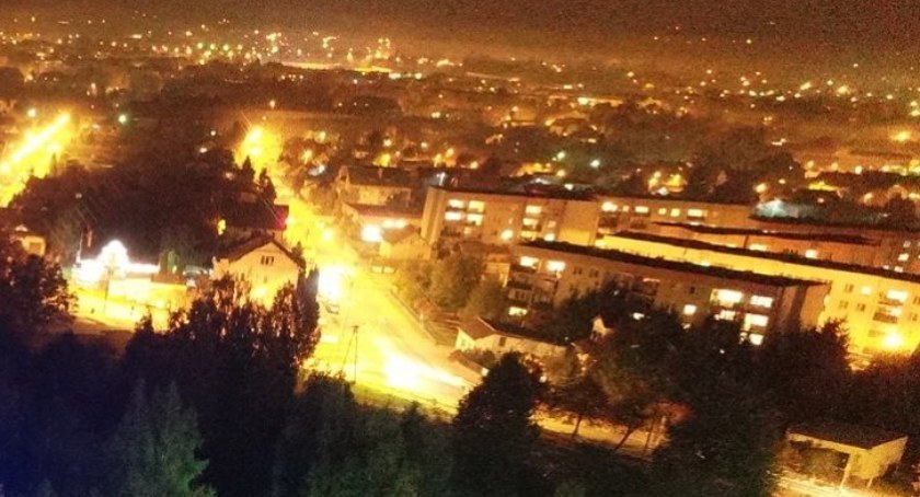 Miasto oszczędza prąd. Z jakim skutkiem?