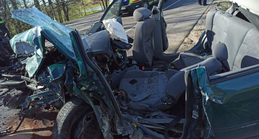 Tragiczny wypadek. Jedna osoba nie żyje, trzy są ranne [zdjęcia]