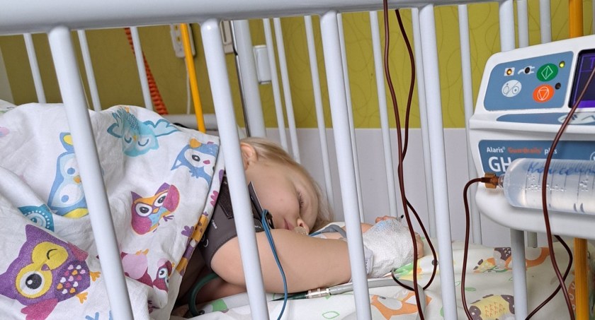 2-letnia Marcysia ma ostrą białaczkę, potrzebuje pomocy