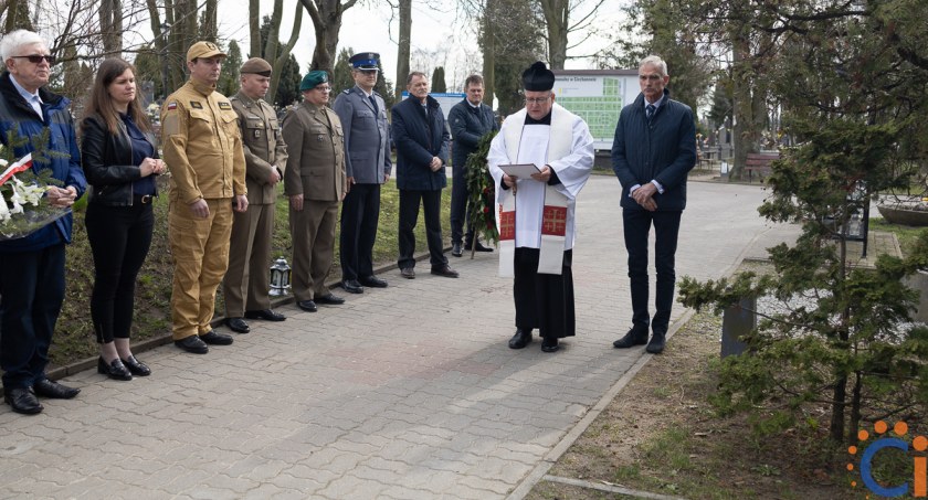 W Ciechanowie uczcili pamięć ofiar katastrofy smoleńskiej [zdjęcia]