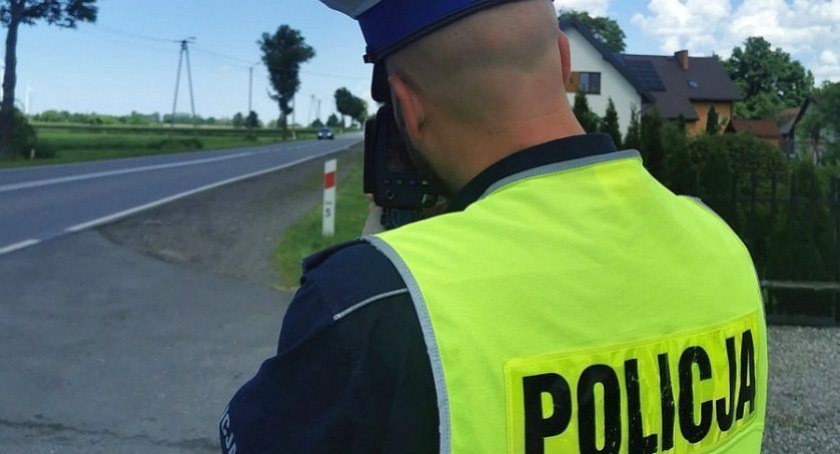 Zatrąbił na ciechanowskich policjantów. Chwilę później stracił prawo jazdy i stanie przed sądem