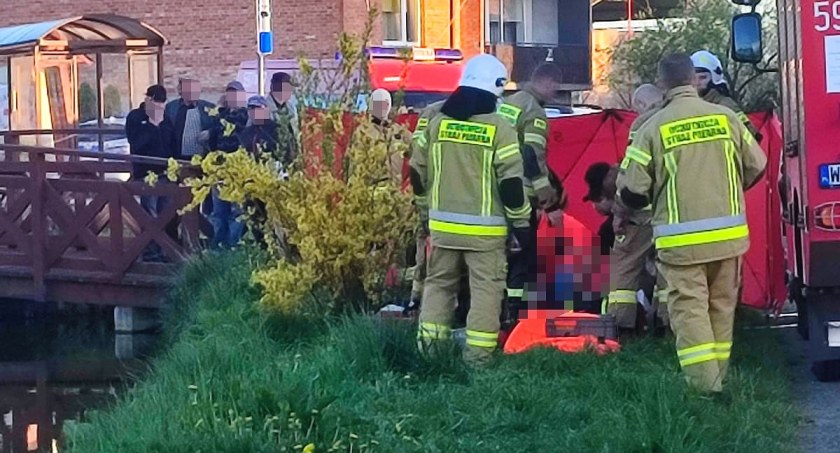 Przez godzinę walczyli o jego życie. Tragedia nad stawem