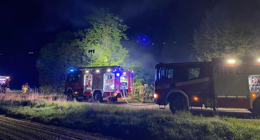 Nocny pożar pod Ciechanowem [zdjęcia]