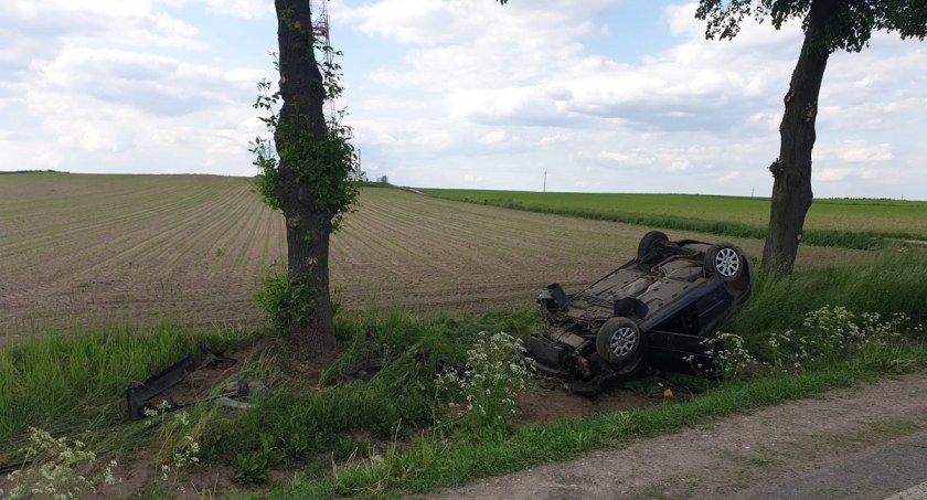 Starszy kierowca zasłabł: dwie osoby ranne w wypadku [zdjęcia]