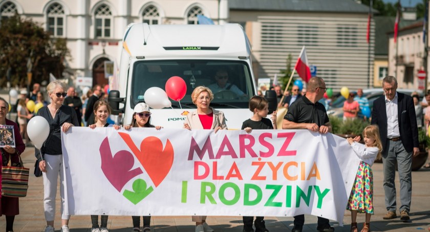 Ciechanów: Marsz dla życia i rodziny [wideo/zdjęcia]