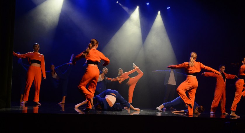 „Kultowe hity” - premiera spektaklu Zespołu Tanecznego „Noise” w Ciechanowie
