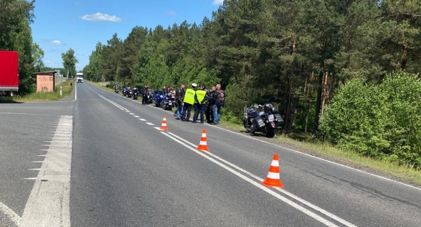 Zderzenie w kolumnie motocykli