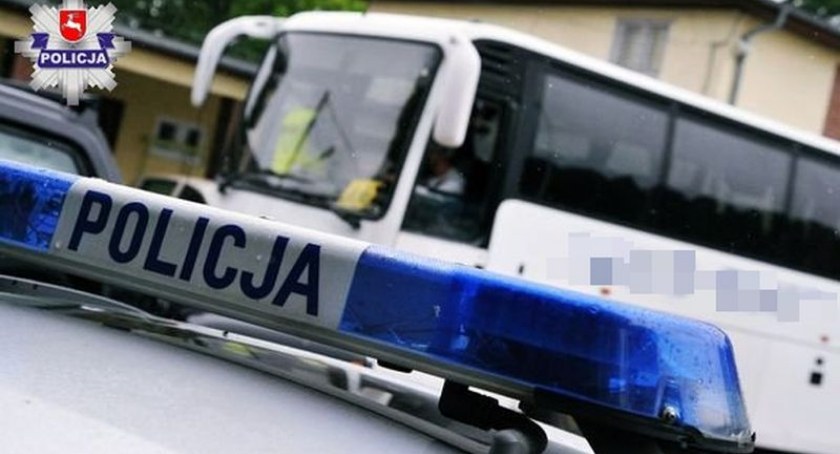 W Ciechanowie zatrzymali kierowcę autobusu. Był poszukiwany i nie miał prawa jazdy