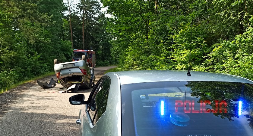 Dachował na środku drogi. Ze szpitala trafił do aresztu