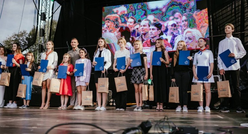 Młodzi artyści z Ciechanowa nagrodzeni [zdjęcia]