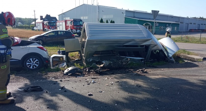 AKTUALIZACJA: Wypadek pod Ciechanowem. Zderzyły się trzy pojazdy [zdjęcia]