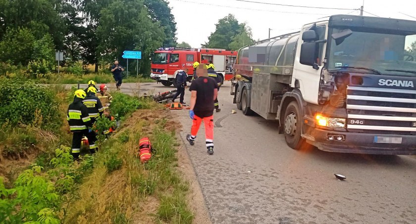Zderzenie ciężarówki z motocyklem [zdjęcia]