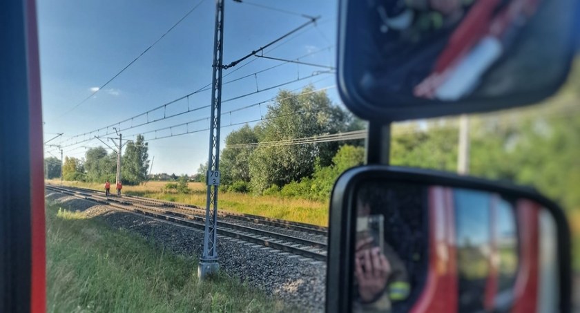 Wstrzymany ruch pociągów. Mężczyzna leżał na torach! [zdjęcia]