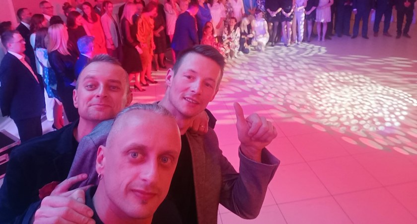 Rozśmieszają do łez: w Ciechanowie zagrają charytatywnie! 
