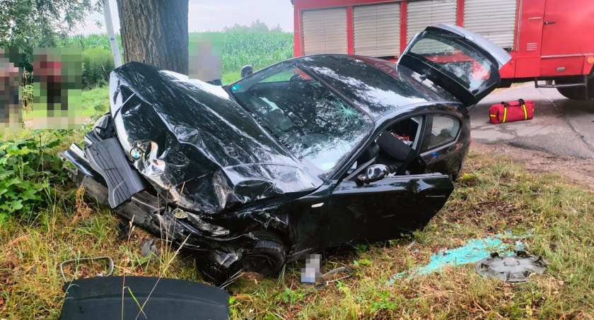 [AKTUALIZACJA] Poszkodowany w zderzeniu opla i bmw [zdjęcia]