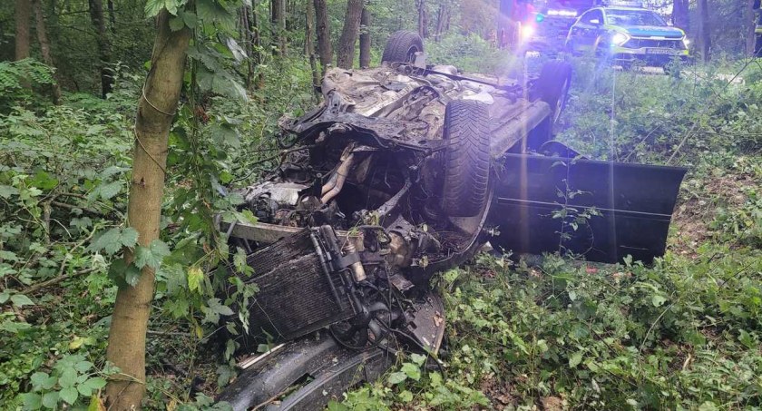 Tragedia na drodze. Nie żyje 31-latek [zdjęcia]