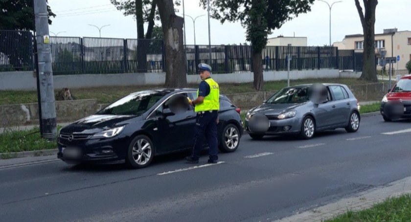 Dwoje nietrzeźwych o poranku. Kobieta i mężczyzna zatrzymani przez ciechanowską policję