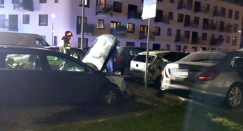 W Ciechanowie płonęły trzy samochody [zdjęcia]