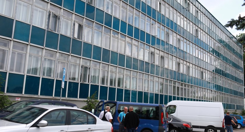 Burzliwa dyskusja na nadzwyczanej powiatowej sesji