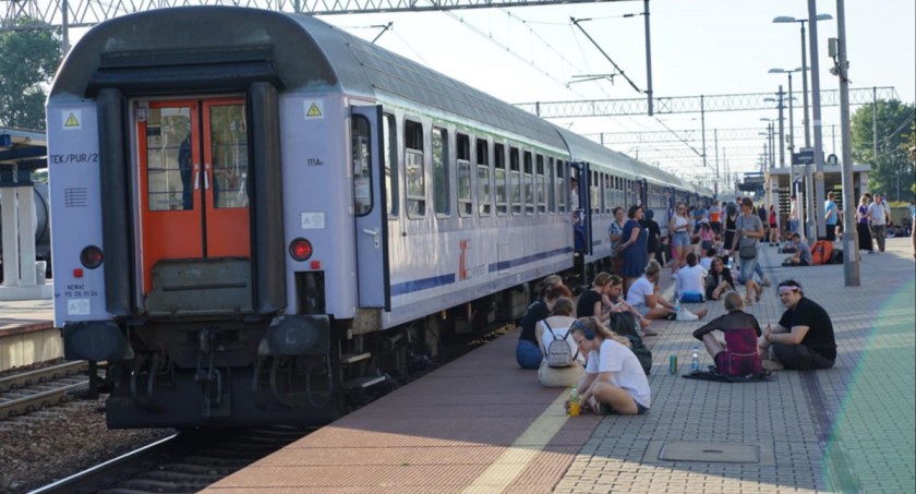 AKTUALIZACJA: Pociąg utknął na ciechanowskiej stacji PKP
