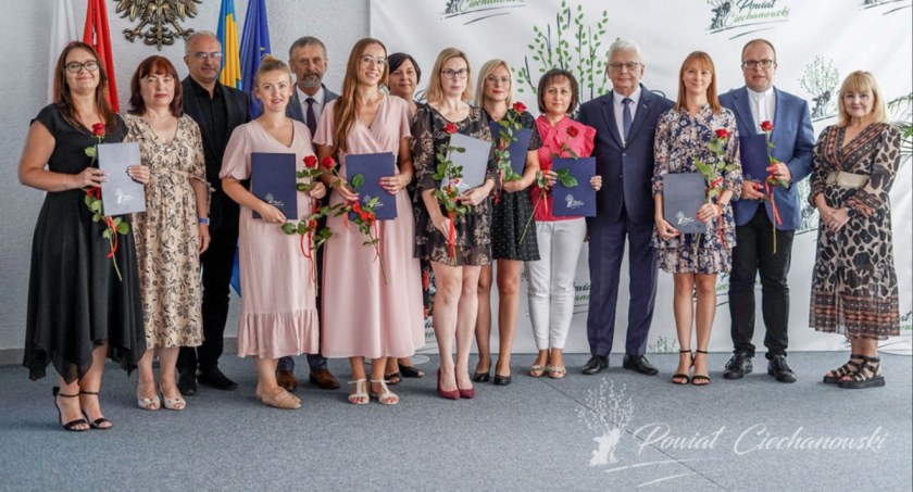 Awanse nauczycieli z powiatowych szkół i placówek [zdjęcia]