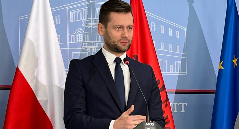 Minister 