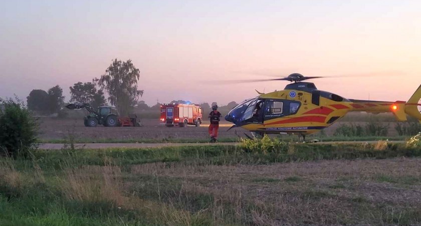 Koszmarny wypadek, ratowała go sąsiadka. Młodego mężczyznę zabrał śmigłowiec LPR [zdjęcia]