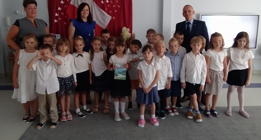 Narodowe Czytanie w ciechanowskim przedszkolu [zdjęcia]