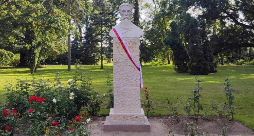 W Gołotczyźnie odsłonięto pomnik Aleksandra Świętochowskiego