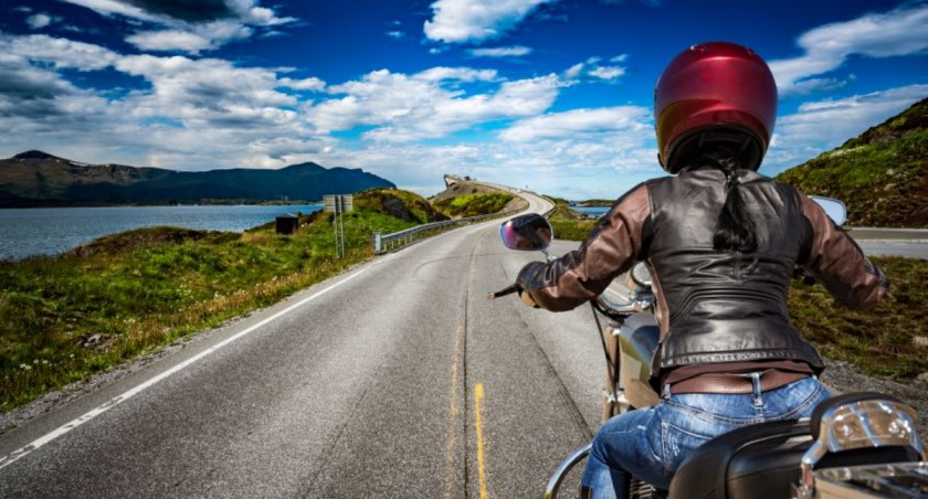 Samochód czy motocykl – który pojazd jest bezpieczniejszy?