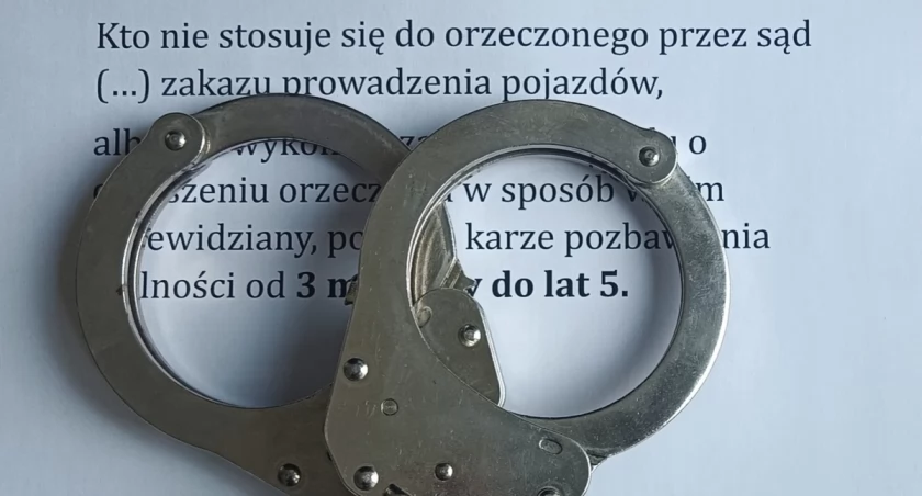 Złamał trzy sądowe zakazy i był poszukiwany. 34-latek wpadł w Ciechanowie