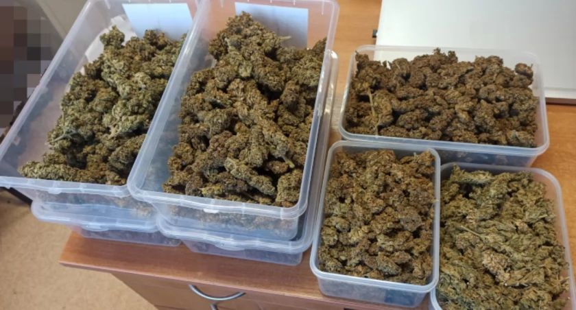 Miał w domu ponad kilogram narkotyków. Twierdził, że na własny użytek