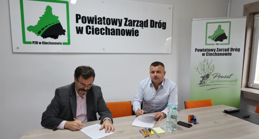 Umowa podpisana. Za ponad 5,5 mln zł zmodernizują jedną z dróg w powiecie ciechanowskim