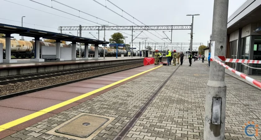 [AKTUALIZACJA] Kobieta zginęła pod kołami lokomotywy. Kolejna tragedia na torach w Ciechanowie