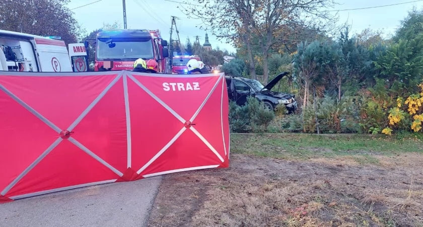 Staranował ogrodzenie i uderzył w drzewo. Zabrał go śmigłowiec LPR [zdjęcia]