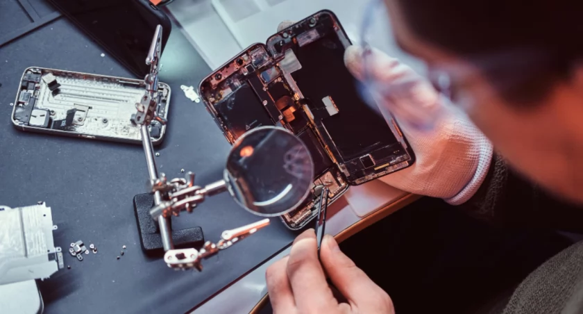 Masz trudności z ładowaniem swojego iPada? Sprawdź, jak działa serwisowanie produktów Apple!