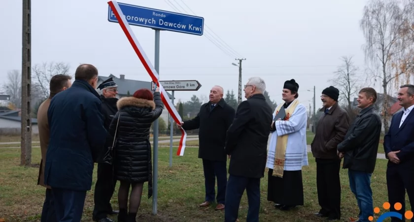 Honorowi dawcy krwi mają w Gąsocinie swoje rondo [zdjęcia]