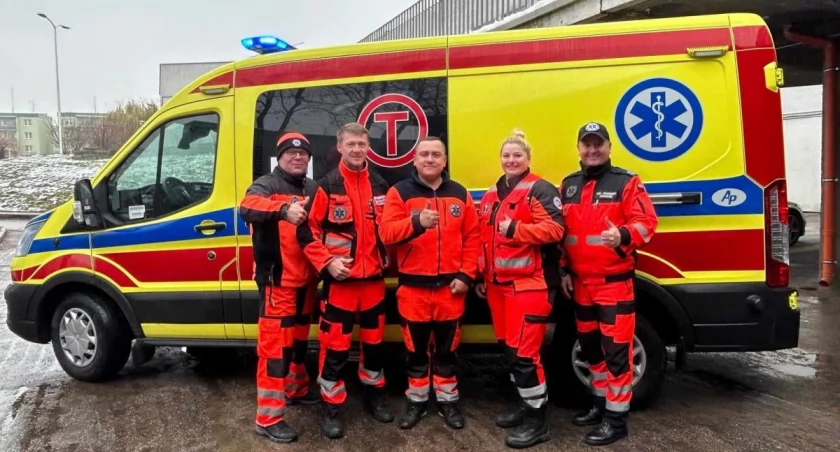 Nowy ambulans dla ciechanowskiego szpitala [zdjęcia]