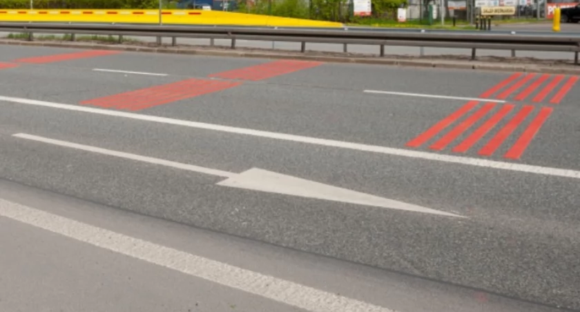 Linie wibracyjno-akustyczne poprawią bezpieczeństwo na ciechanowskich drogach?