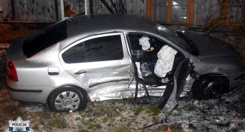 Pijany spowodował wypadek i uciekł. Poszkodowanym pomocy udzielili świadkowie [zdjęcia]