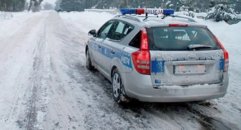 Ślisko na drogach. Pięć zdarzeń drogowych w powiecie ciechanowskim