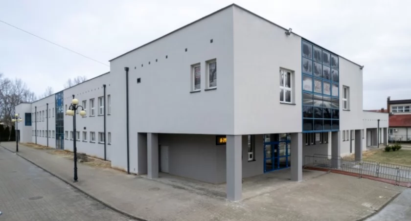 Nowe oblicze hali sportowej w Ciechanowie
